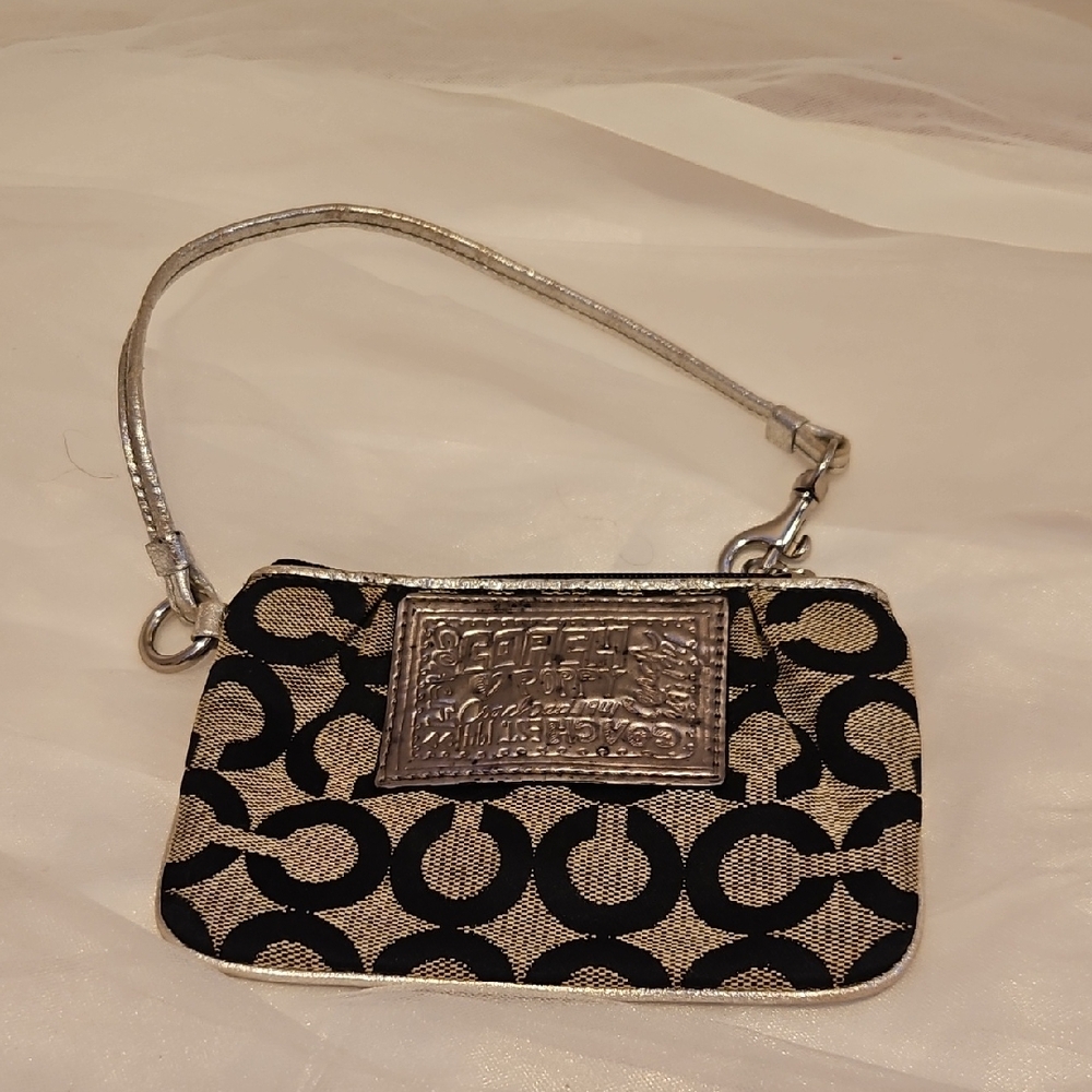 Coach Poppy Wristlet